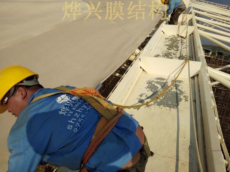 JXF吉祥坊人的工作背影