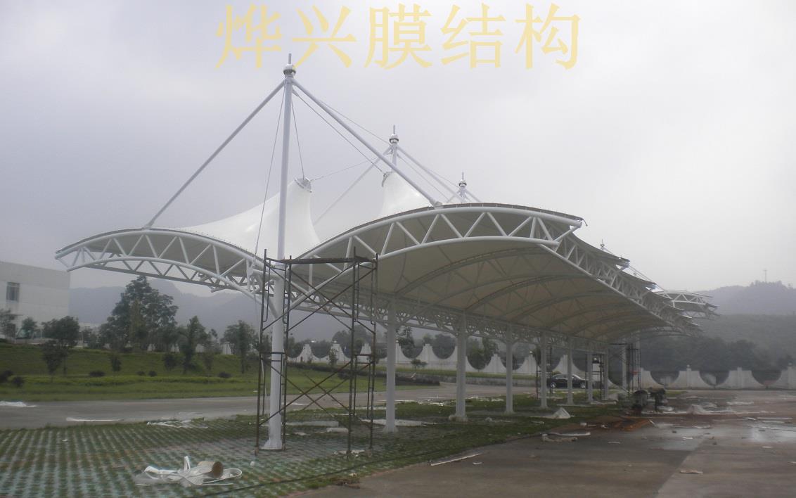 JXF吉祥坊-怀化市骏泰桨纸厂办公大楼车棚膜结构工程